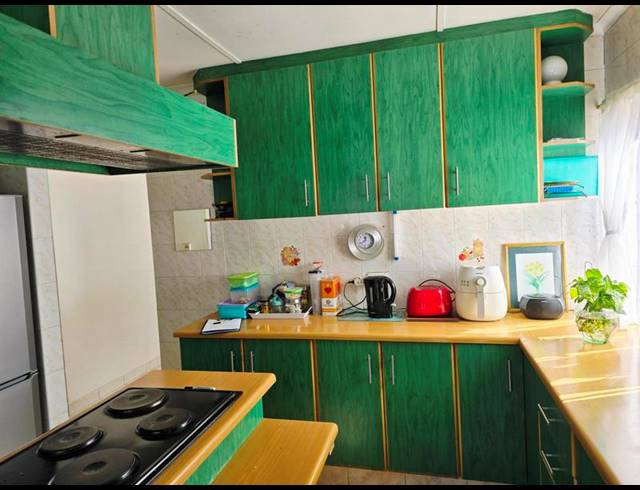 3 BEDROOM HOUSE FOR SALE IN VALDIN HEIGHTS